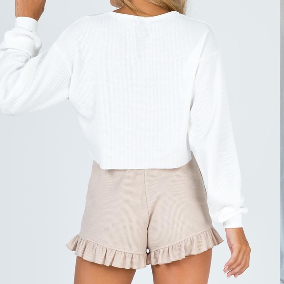 PRINCESS POLLY NWOT high waisted ruffle shorts - Picture 2 of 6